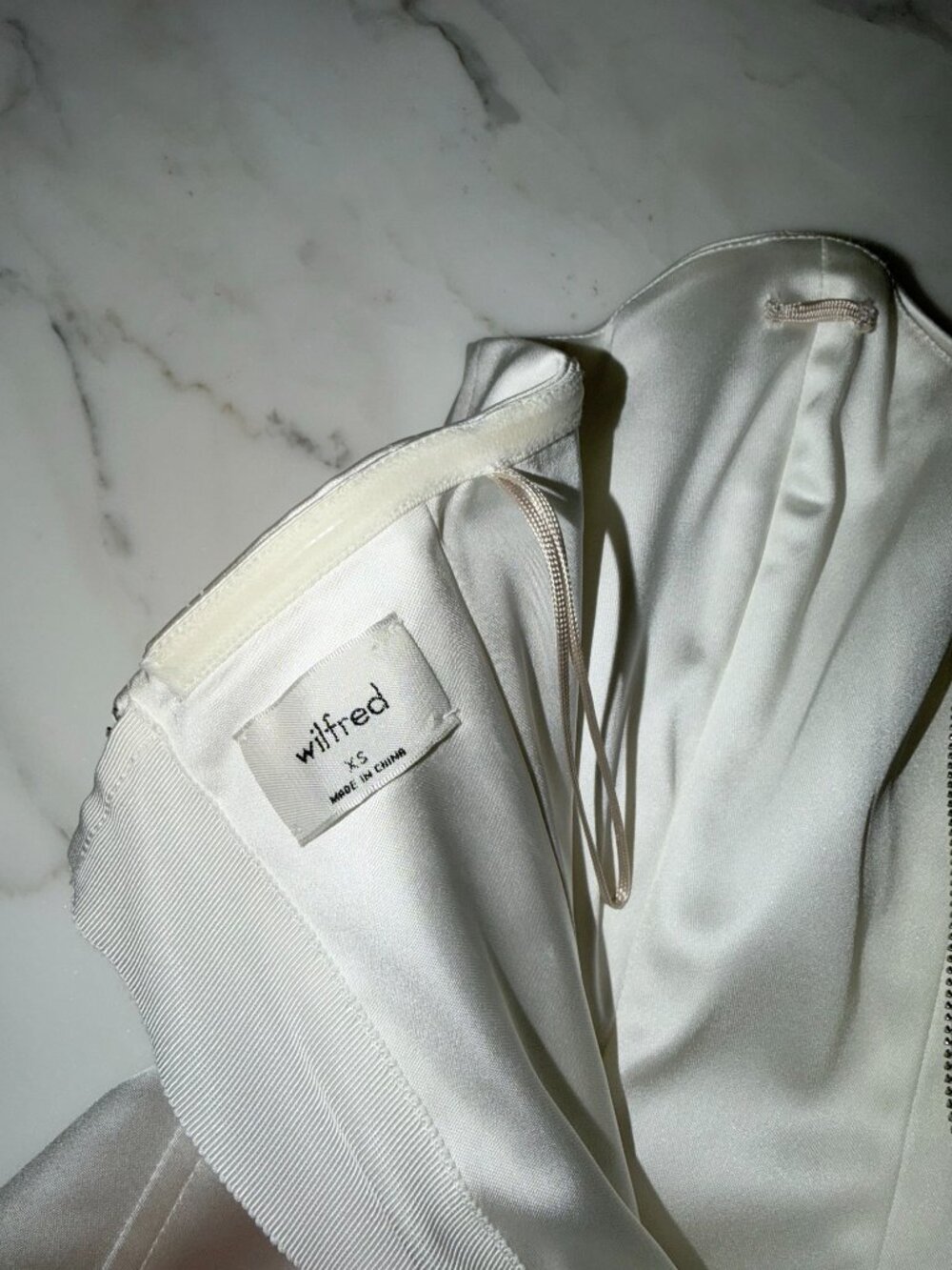 Aritzia Strapless satin sweetheart bustier top - Picture 6 of 10